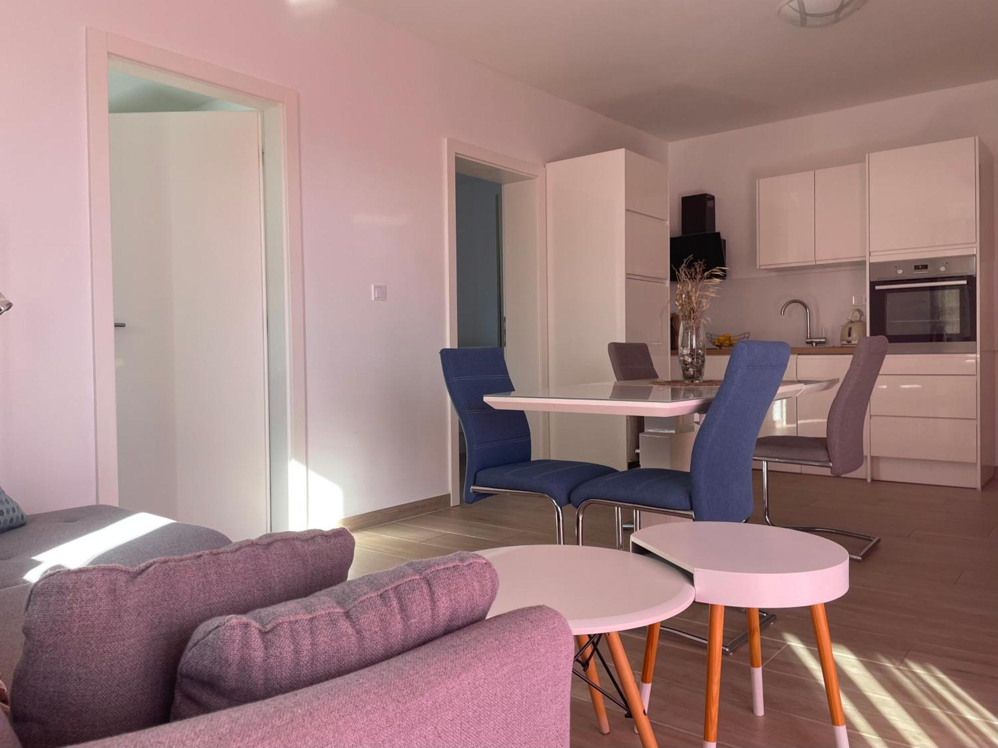 Strawberry Apartment Bol Exterior photo